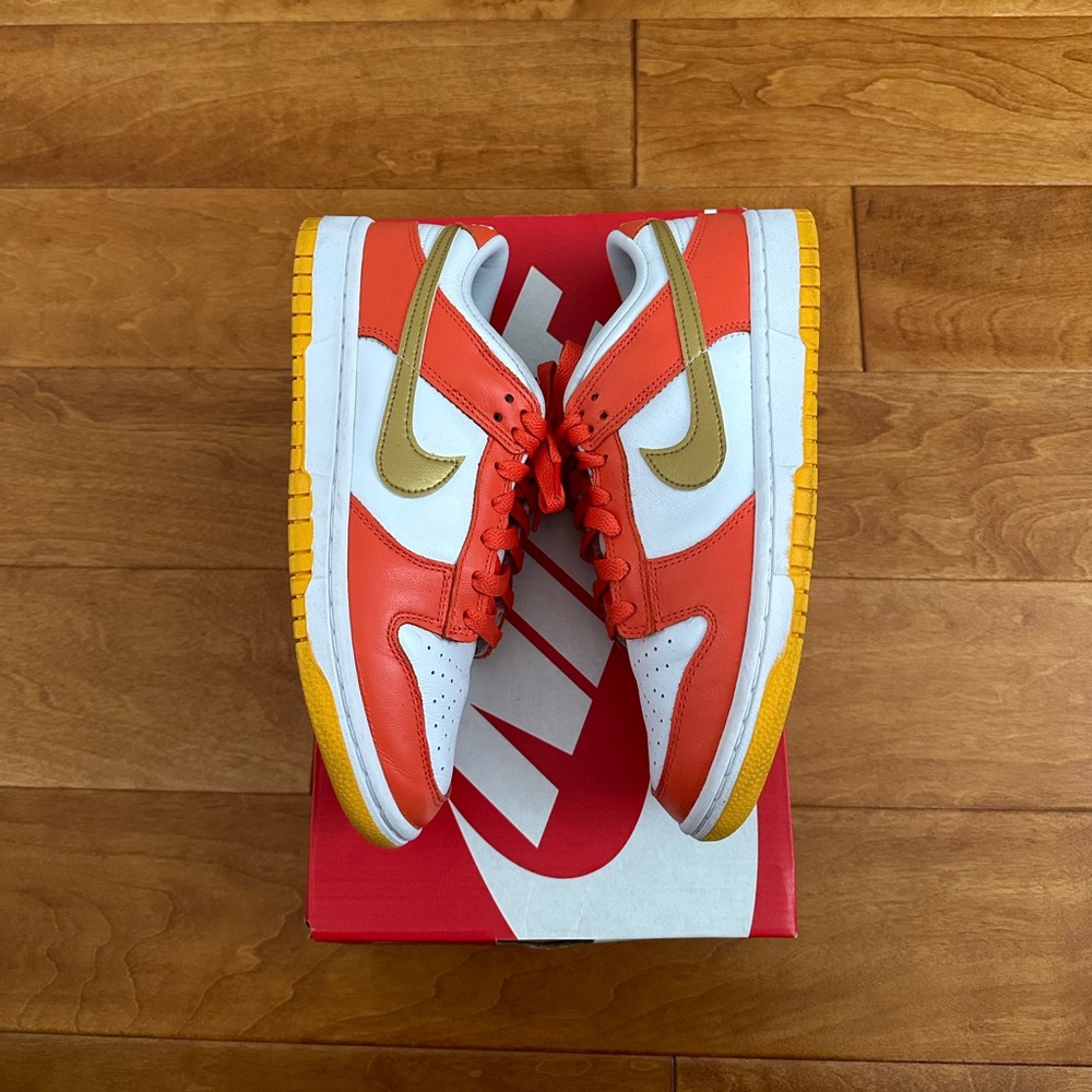 WOMEN NIKE DUNKS